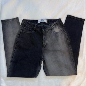 HOLLISTER curvy high rise mom jean